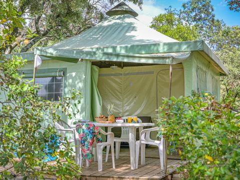 BUNGALOW TOILÉ 4 personnes - STANDARD sans sanitaires