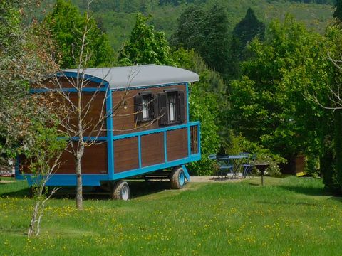 UNUSUAL ACCOMMODATION 4 people - HOTEL without kitchen