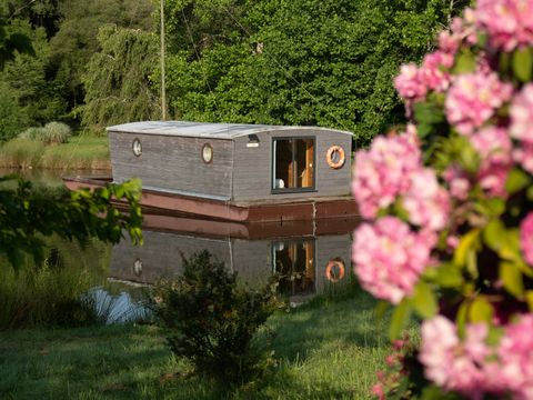 UNUSUAL ACCOMMODATION 5 people - Cabana docked