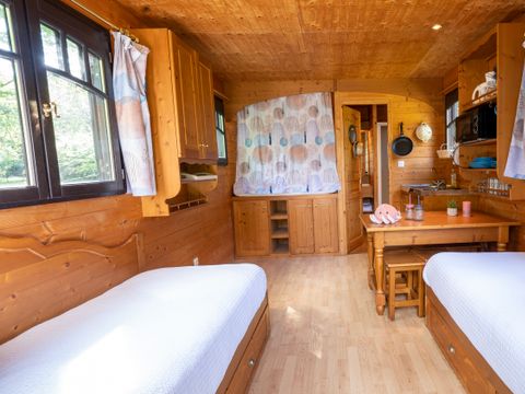 UNUSUAL ACCOMMODATION 5 people - Country caravan