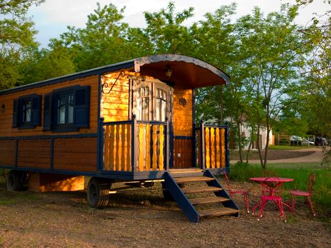 UNUSUAL ACCOMMODATION 5 people - Country caravan