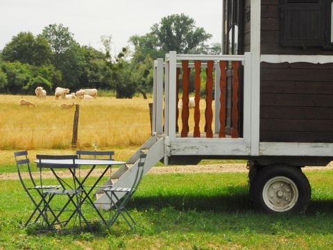 UNUSUAL ACCOMMODATION 5 people - Country caravan