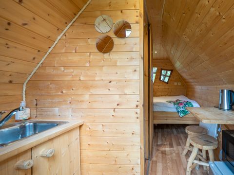 UNUSUAL ACCOMMODATION 2 people - MAGIC CABIN