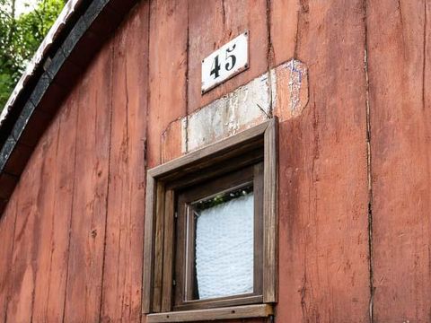 HÉBERGEMENT INSOLITE 2 personnes - LA BARIQUE