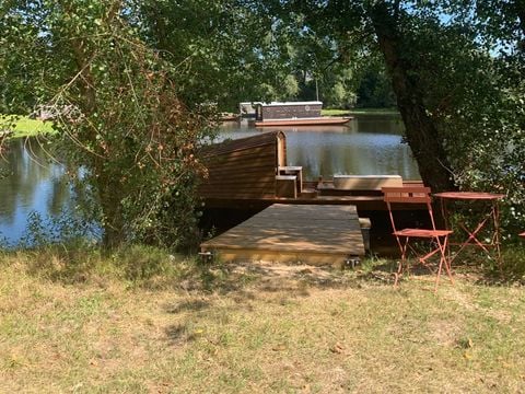 UNUSUAL ACCOMMODATION 2 people - Futreau boat