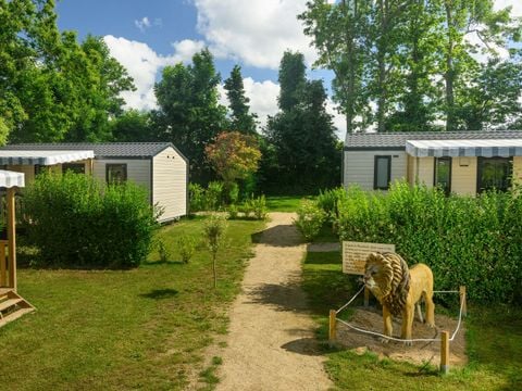 MOBILHOME 4 personnes - YVAIN (zone piétonne)