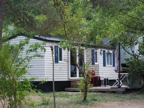 MOBILHOME 4 personnes - Standard Cocoon 28m² - 2 chambres + Terrasse avec Parasol