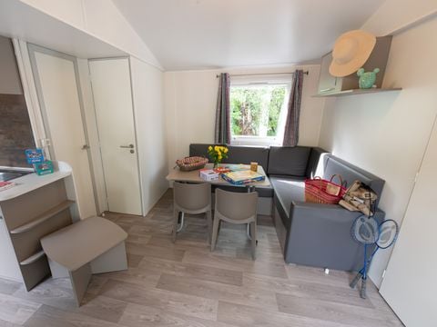 MOBILHOME 4 personnes - Standard Cocoon 28m² - 2 chambres + Terrasse avec Parasol