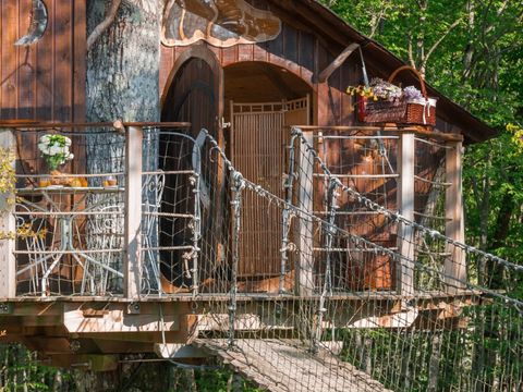 HÉBERGEMENT INSOLITE 2 personnes - CABANE dans les arbres