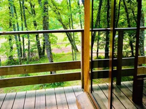 HÉBERGEMENT INSOLITE 6 personnes - Cabane perchée familiale avec jacuzzi dans les bois 1/6 pers