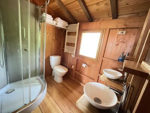 HÉBERGEMENT INSOLITE 6 personnes - Cabane perchée familiale avec jacuzzi dans les bois 1/6 pers