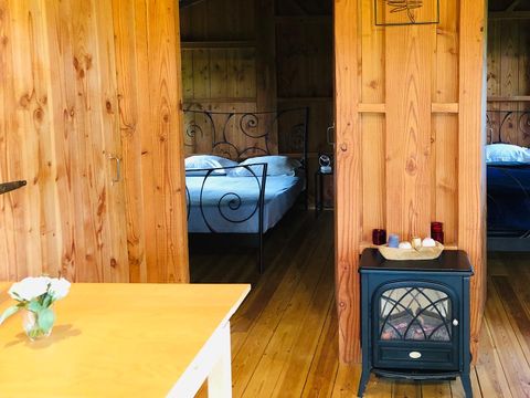 HÉBERGEMENT INSOLITE 6 personnes - Cabane perchée familiale avec jacuzzi dans les bois 1/6 pers