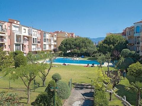 Apartaments Comte d'Empuries - Camping Girona