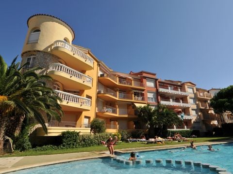 Apartaments Comte d'Empuries - Camping Girona