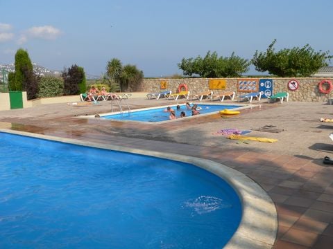 Apartaments Comte d'Empuries - Camping Girona