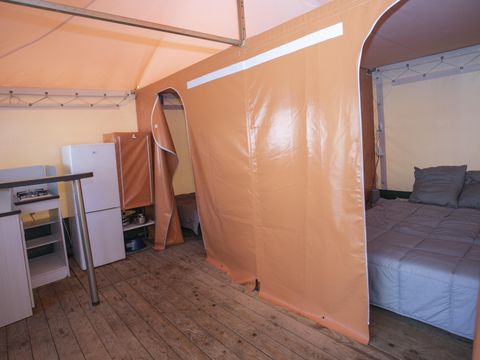 TENT 4 people - Furnished Cyrus - (no sanitary facilities, no water, no terrace)