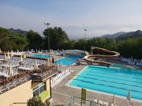 hu Norcenni Girasole village - Camping Firenze - Image N°4