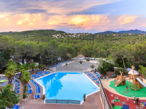 Camping Holiday Green  - Camping Var - Afbeelding N°0