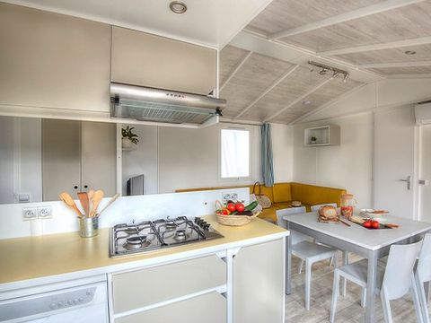 MOBILE HOME 6 people - Mobil-home | Ultimate | 3 Bedrooms | 6 Pers | Covered terrace | Jacuzzi | 2 bathrooms | Air conditioning | TV