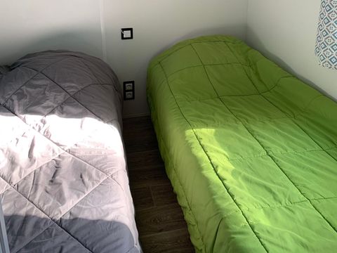 MOBILHOME 8 personnes - 3 chambres avec terrasse couverte