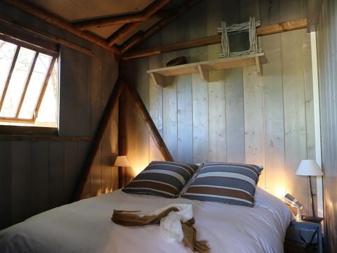 CANVAS AND WOOD TENT 4 people - CABANE LODGE CONFORT on stilts +