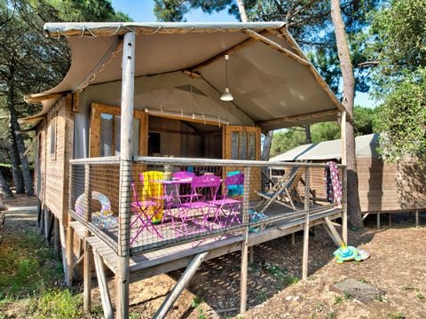 CANVAS AND WOOD TENT 4 people - CABANE LODGE CONFORT on stilts +