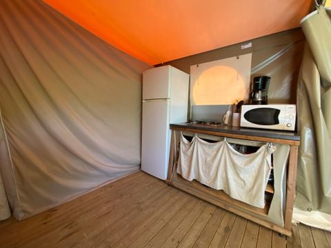 CANVAS AND WOOD TENT 6 people - Lodge Canada Confort 35m² without sanitary facilities