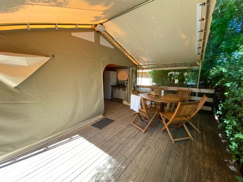 CANVAS AND WOOD TENT 6 people - Lodge Canada Confort 35m² without sanitary facilities