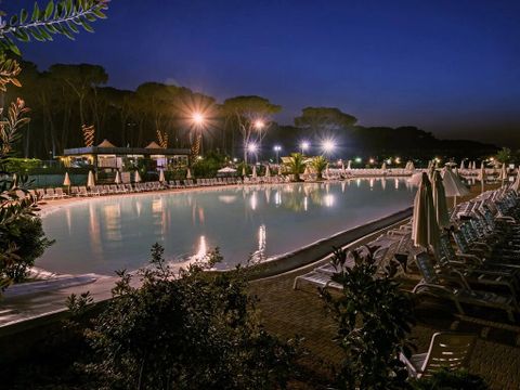 hu Fabulous Village - Camping Rome - Image N°7