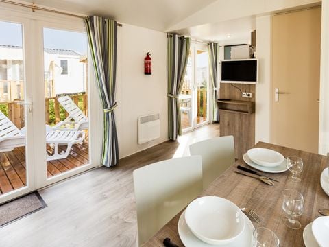 MOBILHOME 6 personnes - Mobil-home | Comfort | 3 Ch. | 6 Pers. | Terrasse surélevée | Clim. | TV