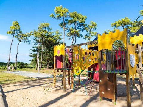 FLOWER Camping Tamarins Plage - Camping Charente-Maritime - Image N°2