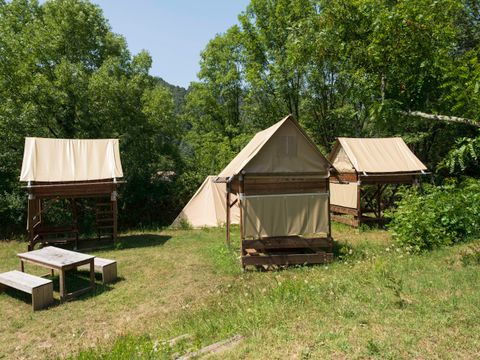 CANVAS AND WOOD TENT 2 people - Standard bivouac on stilts -1hp