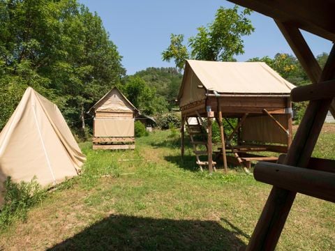 CANVAS AND WOOD TENT 2 people - Standard bivouac on stilts -1hp