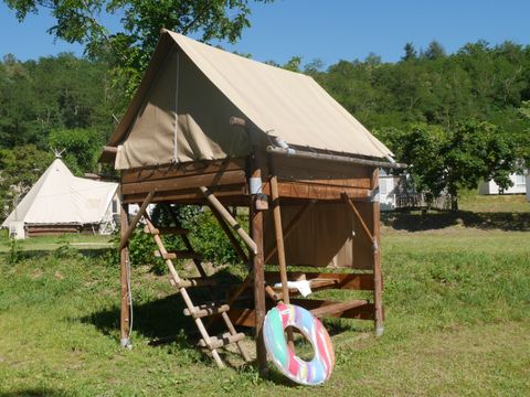 CANVAS AND WOOD TENT 2 people - Standard bivouac on stilts -1hp