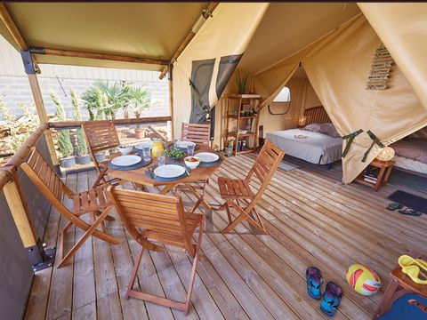 CANVAS AND WOOD TENT 4 people - Safari Bali 35m² - Comfort - 2bed - Terrace