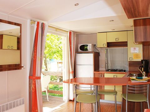 MOBILE HOME 6 people - Comfort 32m² - 3 bedrooms - Covered terrace - TV - Air conditioning