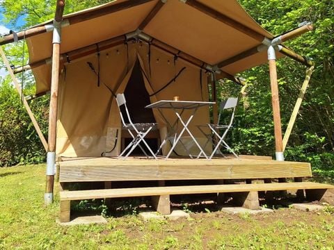 CANVAS AND WOOD TENT 2 people - Woodlodge Nature - 2 single beds or 1 double bed - Facing the pond