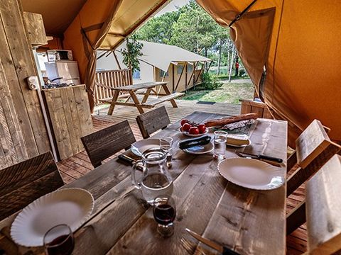 CANVAS AND WOOD TENT 6 people - Safari Lodge Tent | 3 Ch. | 6 Pers. | 1 SDB | Clim.