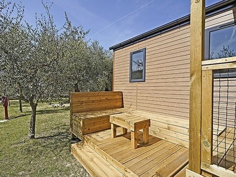 MOBILHOME 6 personnes - Mobil-home | Premium | 3 Ch. | 6 Pers. | Terrasse Couverte | 2 SDB | Clim. | TV