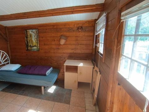 CHALET 2 people - Small wooden dormitory chalet (without kitchen or water)