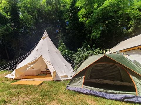 UNUSUAL ACCOMMODATION 4 people - TENT TYPES