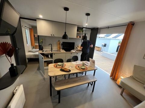 MOBILHOME 4 personnes - Confort 32m² (2 chambres) dont terrasse couverte + TV + BBQ