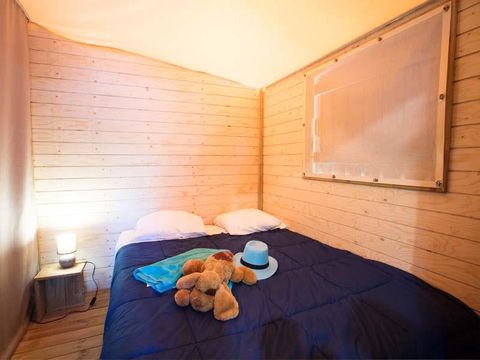 TENTE TOILE ET BOIS 5 personnes - CABANE sur pilotis