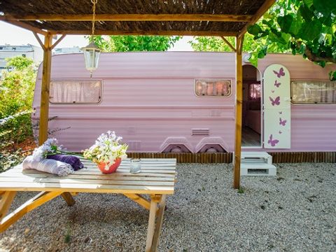 CARAVANE 6 personnes - Rosa Mariposa, sans sanitaire