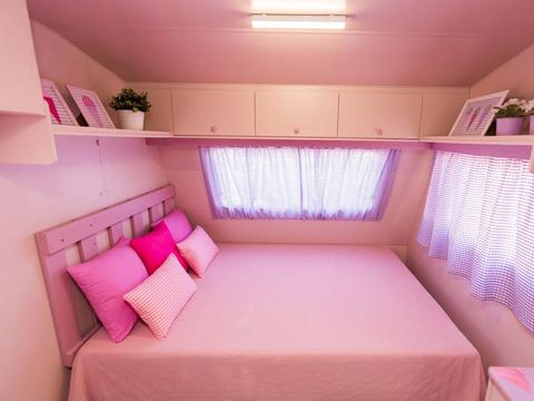 CARAVANE 4 personnes - Rosa Capricho, sans sanitaires