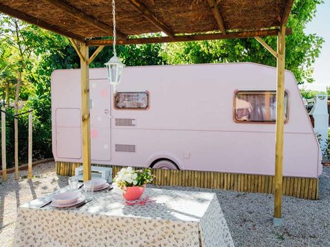 CARAVAN 4 people - Rosa Capricho, without sanitary facilities