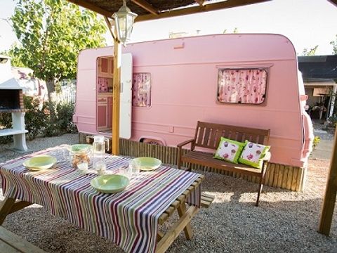 CARAVANE 4 personnes - ROSE CUPCAKE, sans sanitaires