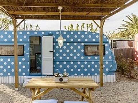 CARAVANE 4 personnes - 32 SKY BLUE  sans sanitaires