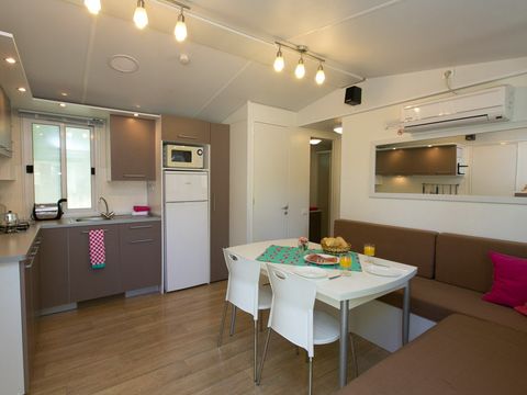 MOBILHOME 6 personnes - Classic | 3 Ch. | 4/6 Pers. | Terrasse Couverte | Clim.