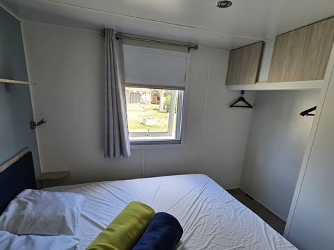 MOBILHOME 6 personnes - Mobil-home 003 (3 chambres, 1 salle d'eau) - Clim, TV, Lave-vaisselle - Terrasse semi-couverte